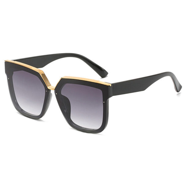 Black square frame sunglasses for women